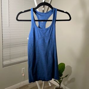 Small lulu tank size 0, great workout top!